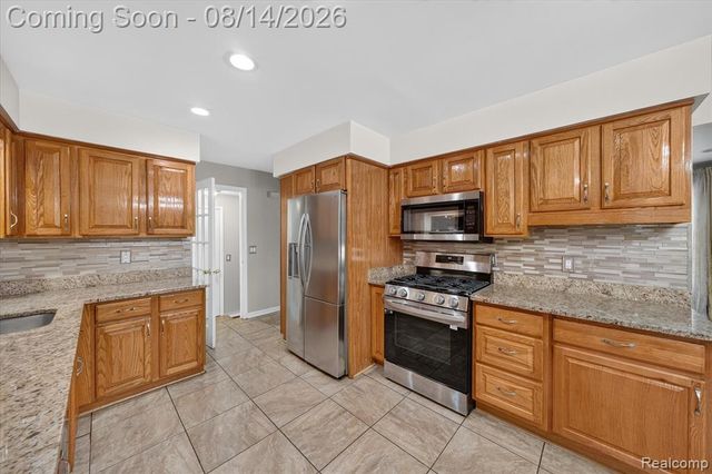 33124 Breckenridge Drive, Sterling Heights, MI 48310