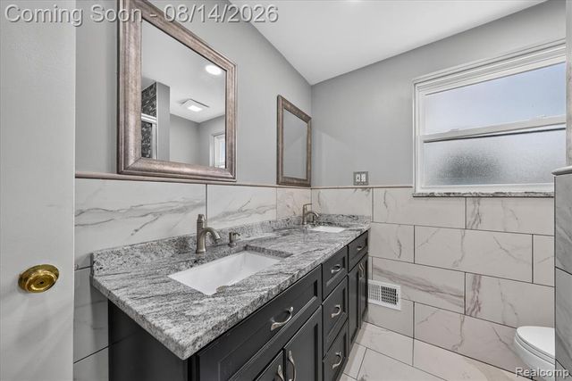 33124 Breckenridge Drive, Sterling Heights, MI 48310