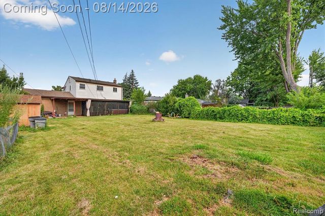 33124 Breckenridge Drive, Sterling Heights, MI 48310