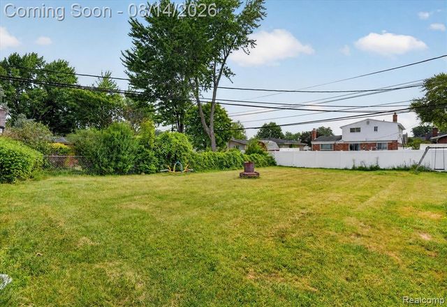 33124 Breckenridge Drive, Sterling Heights, MI 48310