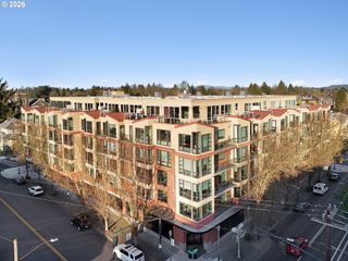 1620 Ne BROADWAY St 222, Portland, OR 97232
