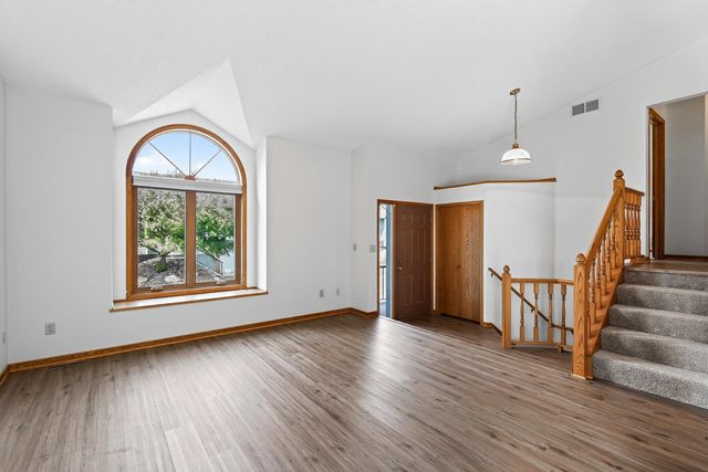 14799 Endicott Way, Apple Valley, MN 55124