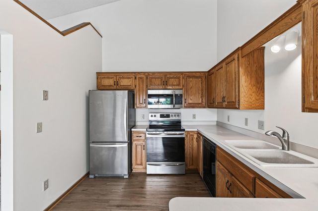 14799 Endicott Way, Apple Valley, MN 55124