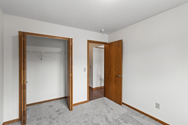 14799 Endicott Way, Apple Valley, MN 55124