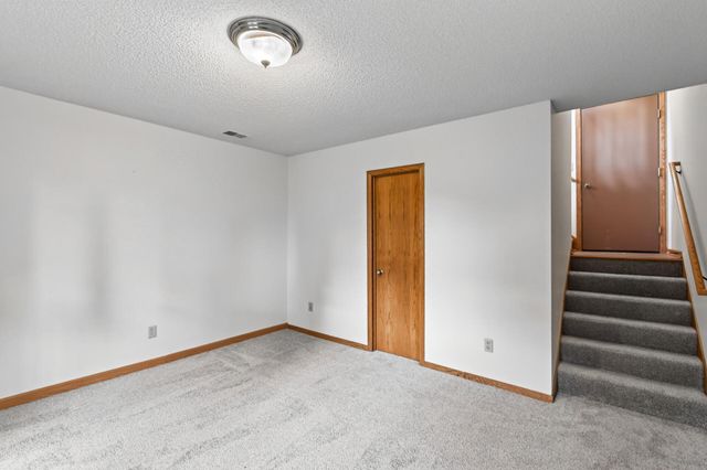 14799 Endicott Way, Apple Valley, MN 55124