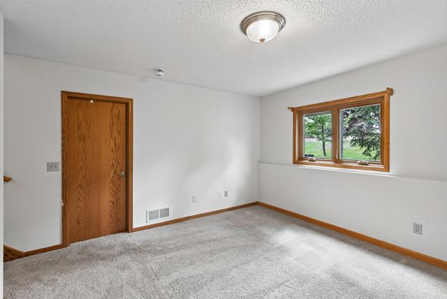 14799 Endicott Way, Apple Valley, MN 55124