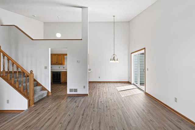 14799 Endicott Way, Apple Valley, MN 55124