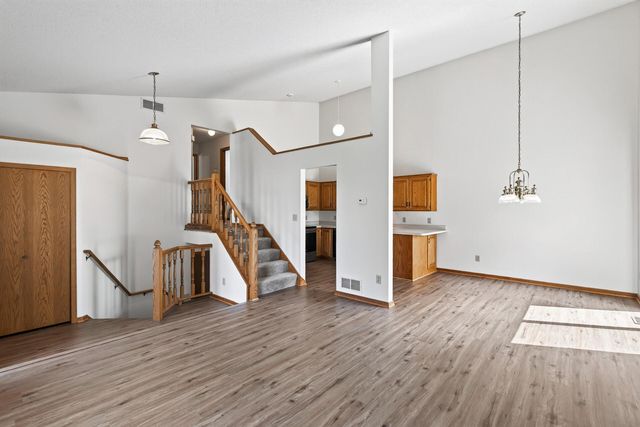 14799 Endicott Way, Apple Valley, MN 55124