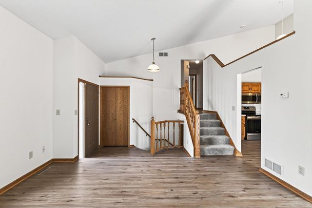14799 Endicott Way, Apple Valley, MN 55124