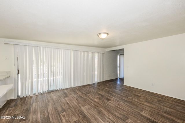 1241 N Camino Seco, Tucson, AZ 85715