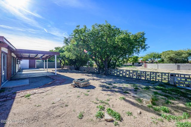 1241 N Camino Seco, Tucson, AZ 85715