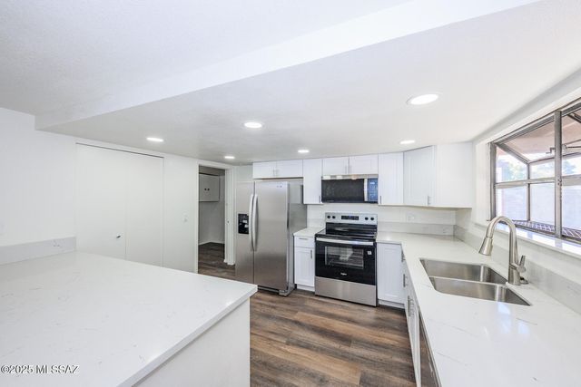 1241 N Camino Seco, Tucson, AZ 85715