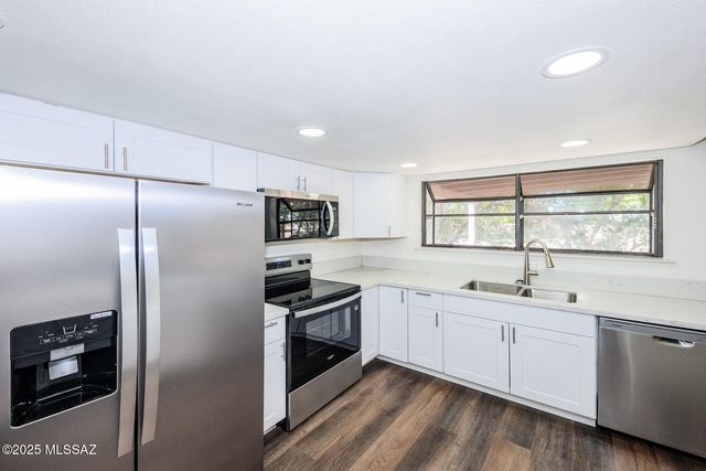 1241 N Camino Seco, Tucson, AZ 85715