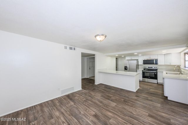 1241 N Camino Seco, Tucson, AZ 85715