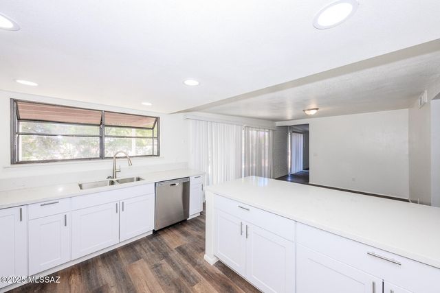 1241 N Camino Seco, Tucson, AZ 85715