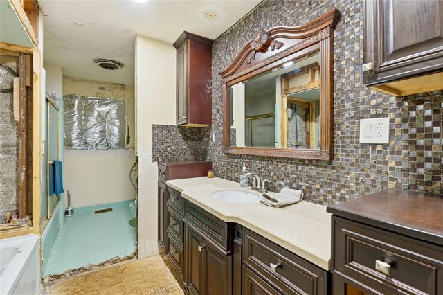 105 Texoma Terrace Road, Denison, TX 75020