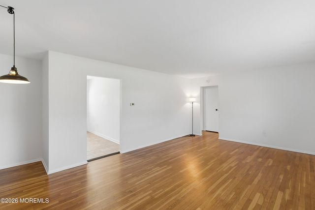 3 Myrtle Avenue A, Eatontown, NJ 07724