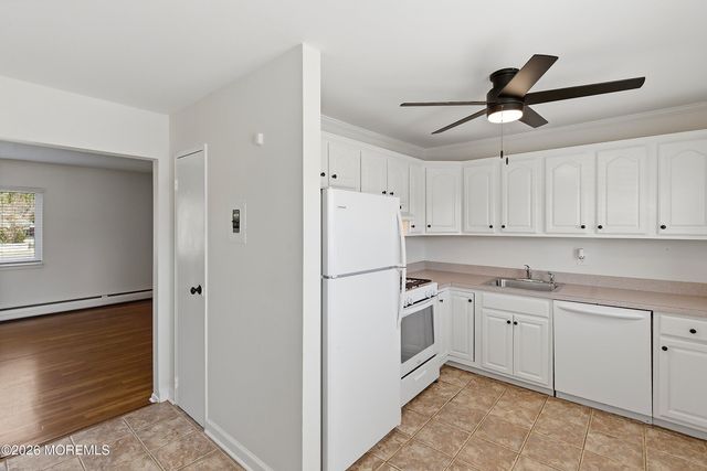 3 Myrtle Avenue A, Eatontown, NJ 07724