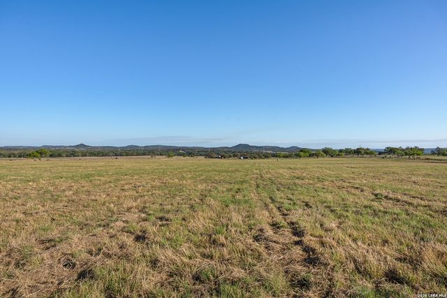 0003 Clearwater, Comfort, TX 78013