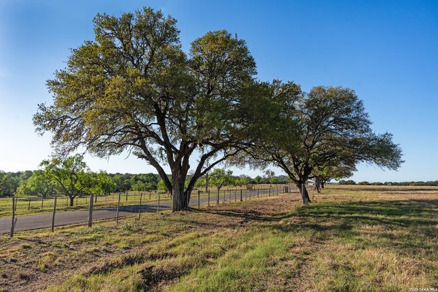 0003 Clearwater, Comfort, TX 78013
