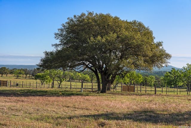 0003 Clearwater, Comfort, TX 78013