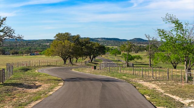 0003 Clearwater, Comfort, TX 78013