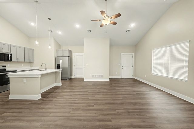 2711 Amelia Ln., Salina, KS 67401