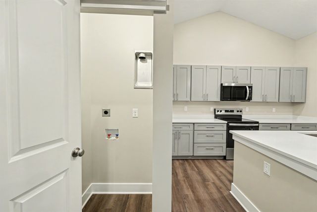 2711 Amelia Ln., Salina, KS 67401