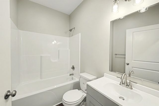 2711 Amelia Ln., Salina, KS 67401