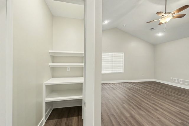 2711 Amelia Ln., Salina, KS 67401