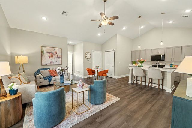 2711 Amelia Ln., Salina, KS 67401