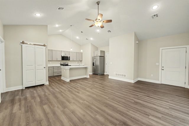 2711 Amelia Ln., Salina, KS 67401