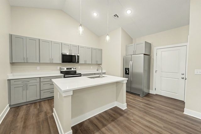 2711 Amelia Ln., Salina, KS 67401