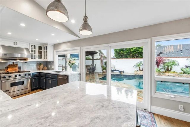 5522 Mossvale Circle, Huntington Beach, CA 92649