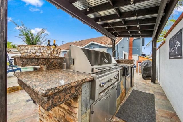 5522 Mossvale Circle, Huntington Beach, CA 92649