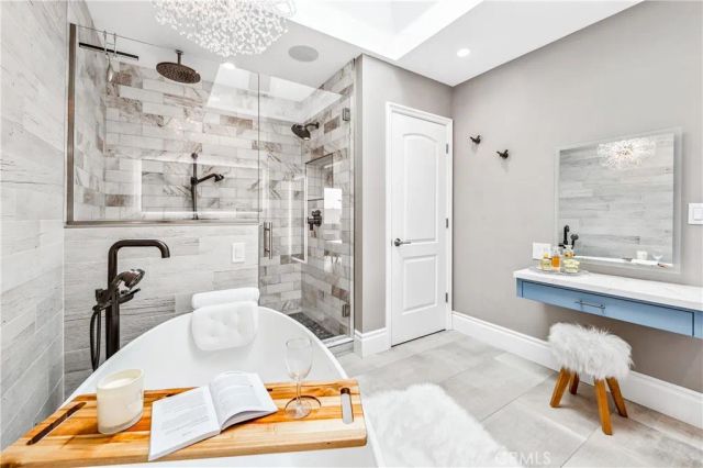 5522 Mossvale Circle, Huntington Beach, CA 92649