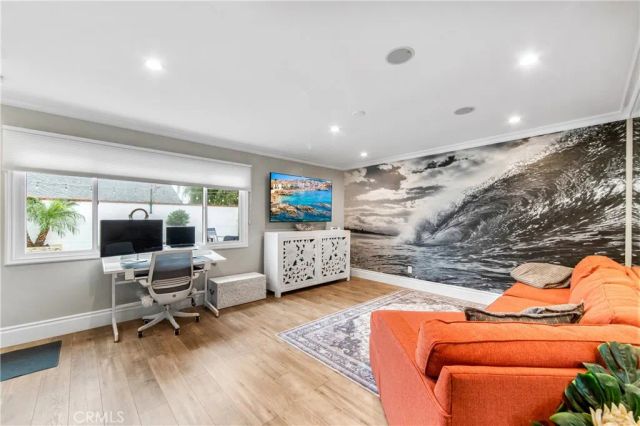 5522 Mossvale Circle, Huntington Beach, CA 92649