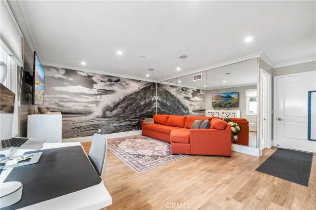 5522 Mossvale Circle, Huntington Beach, CA 92649