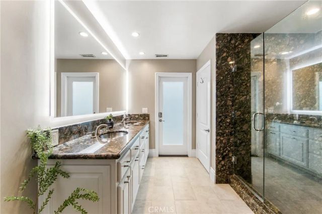 5522 Mossvale Circle, Huntington Beach, CA 92649