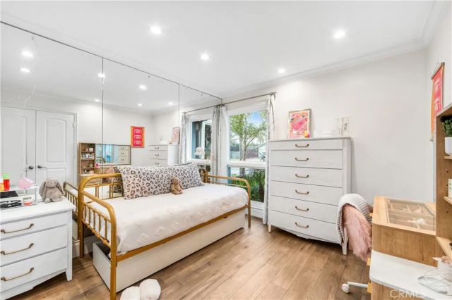 5522 Mossvale Circle, Huntington Beach, CA 92649