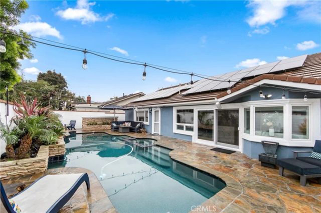 5522 Mossvale Circle, Huntington Beach, CA 92649