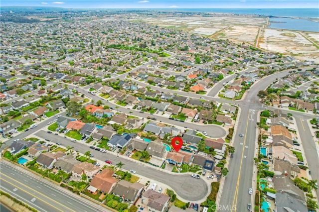 5522 Mossvale Circle, Huntington Beach, CA 92649