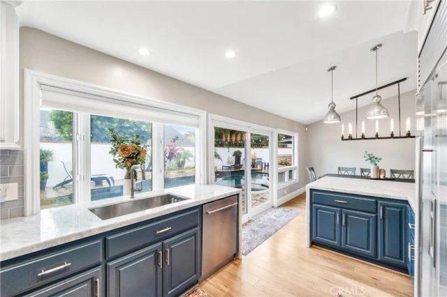 5522 Mossvale Circle, Huntington Beach, CA 92649