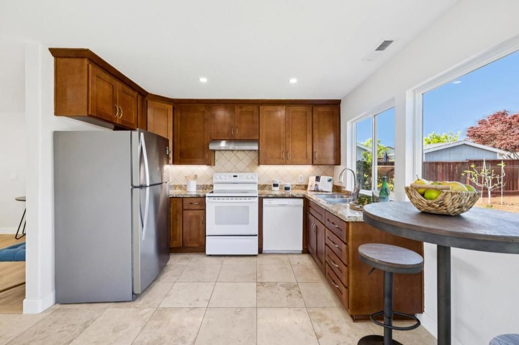 Image 11 of property listing at 2877 Bellini Court, San Jose, CA 95132