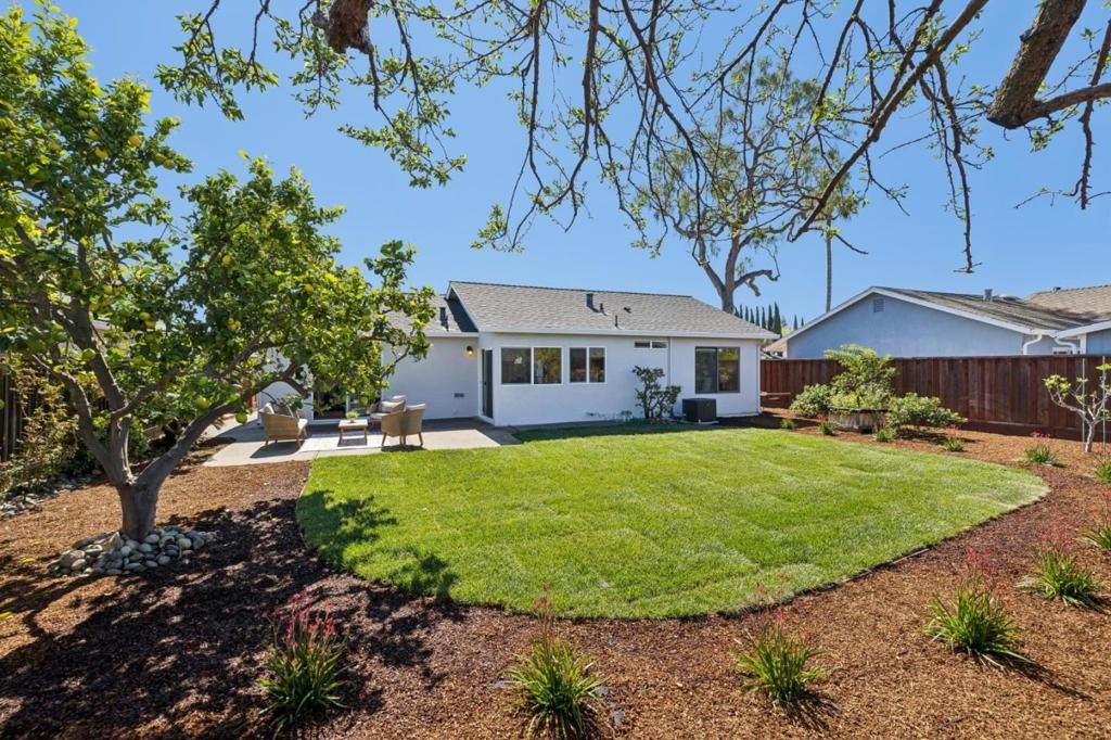 Image 23 of property listing at 2877 Bellini Court, San Jose, CA 95132