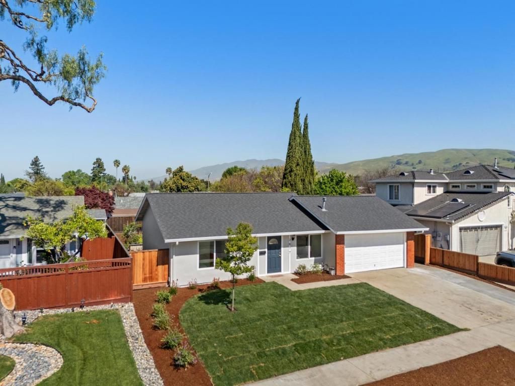 Image 29 of property listing at 2877 Bellini Court, San Jose, CA 95132