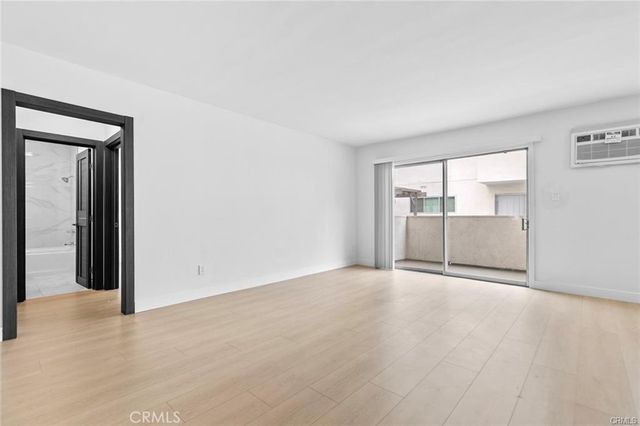 960 Larrabee Street 120, West Hollywood, CA 90069