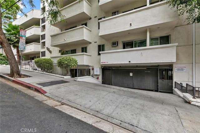 960 Larrabee Street 120, West Hollywood, CA 90069