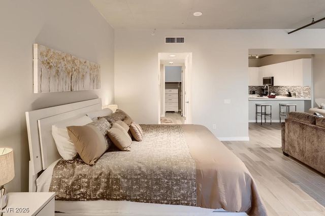 353 East Bonneville Avenue 805, Las Vegas, NV 89101