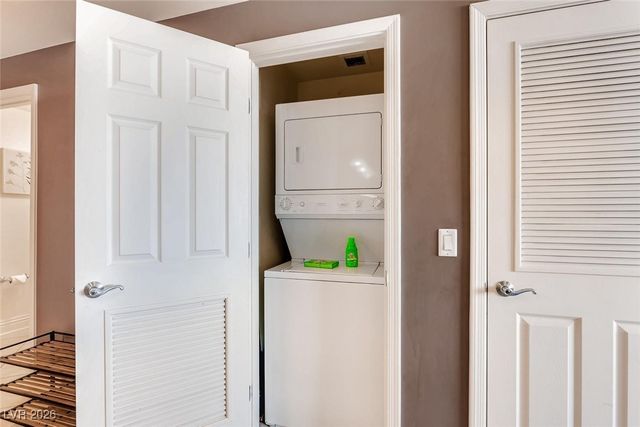 353 East Bonneville Avenue 805, Las Vegas, NV 89101